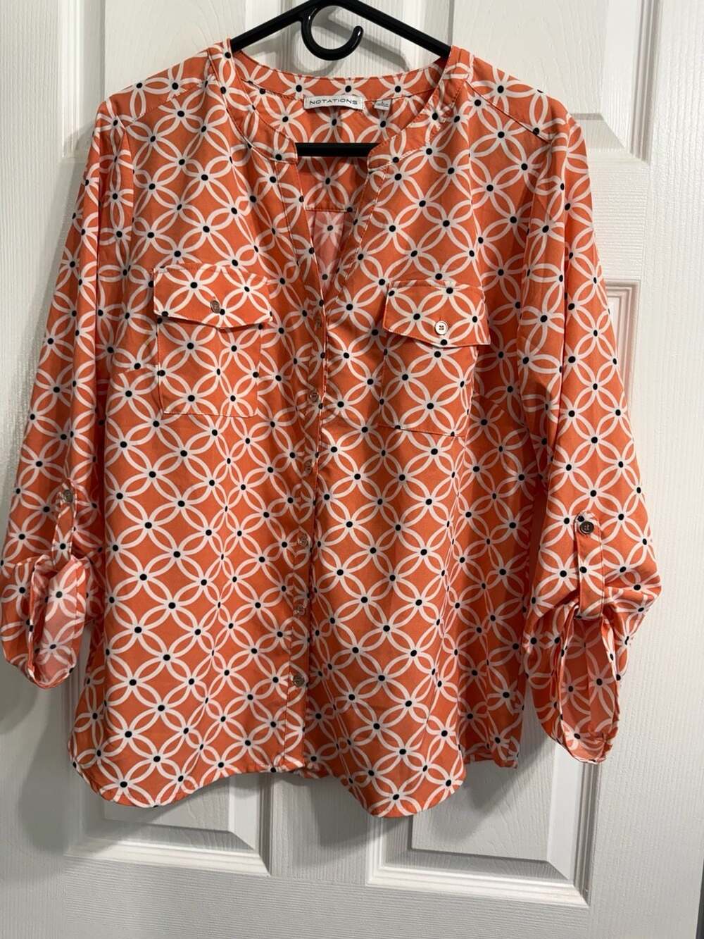 Notations Orange and White Geometric Floral Print V-Neck Button-Front Blouse Siz